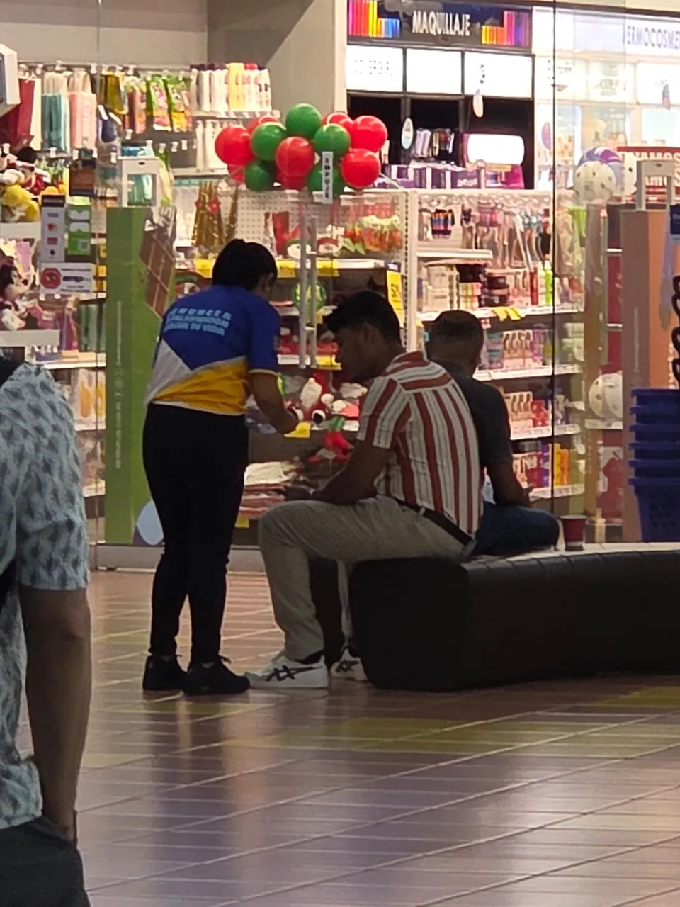 Volanteo en el Centro Comercial de Albrook Mall